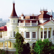 Exquisite mansion in a fashionable district of Baku city